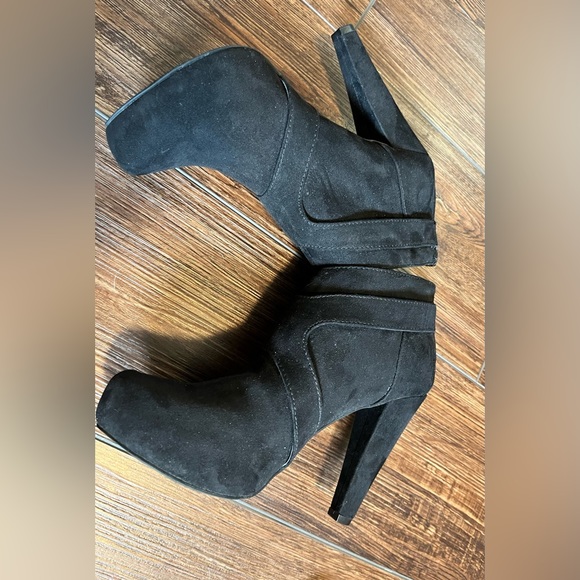 G by Guess Shoes - G by Guess booties. Zip up back. Size 6M.